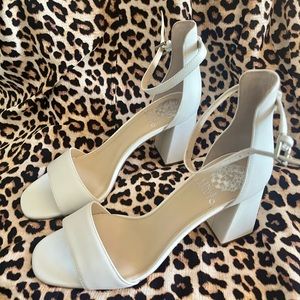 Vince camuto Winderly ankle strap sandals white 9